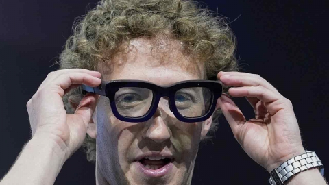 메타 저커버그, '인수 또는 매장' 시인?..."인스타, 카메라 앱 더 좋아"