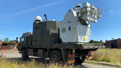 드론 천적 될까...영국 "고출력 전파 무기 시험 성공"