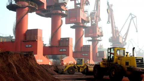 중국 희토류 수출통제로 전 세계 차 생산 중단 우려...암 치료도 타격