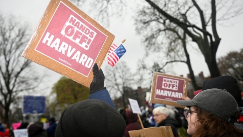 트럼프·하버드 전쟁 시발점..."미승인 공문 배달 실수"