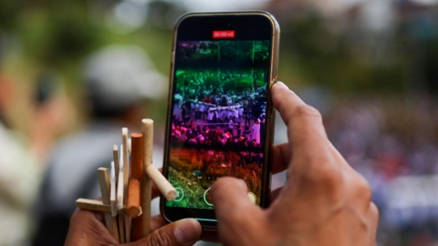 미국 학교에서 휴대전화 금지 확대...의회에서 지원 법안 발의