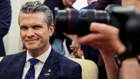 헤그세스 국방 '이미지에만 몰두'...펜타곤 지휘부 '아수라장'