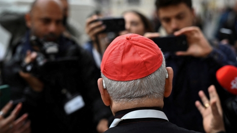 '차기 교황'은 누가?...이탈리아 파롤린 추기경 1위