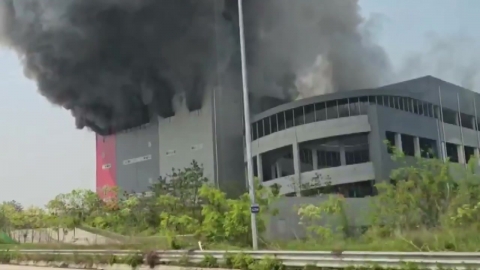  이천 물류센터 화재 큰 불길 잡아...대응단계 하향