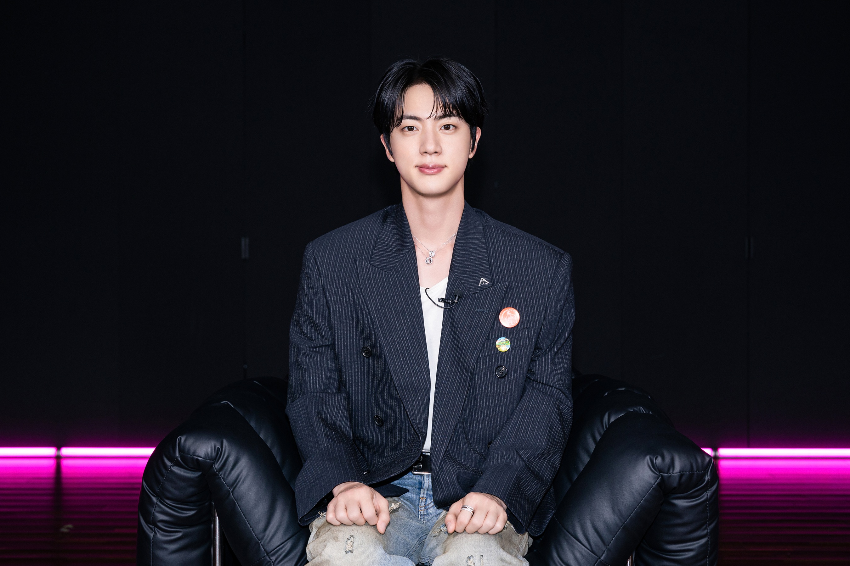방탄소년단 진, 오늘(16일) 새 앨범 발매 "벅차오르게 하는 음악"