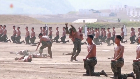 얼굴 위로 곡괭이가…\'차력쇼\' 방불케 한 북 특수부대