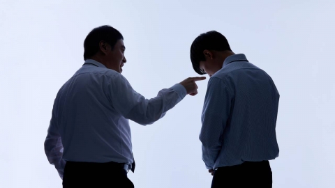 식사 전 "꼭 먹고 싶습니다" 복창시킨 상사…반복된 갑질에 결국