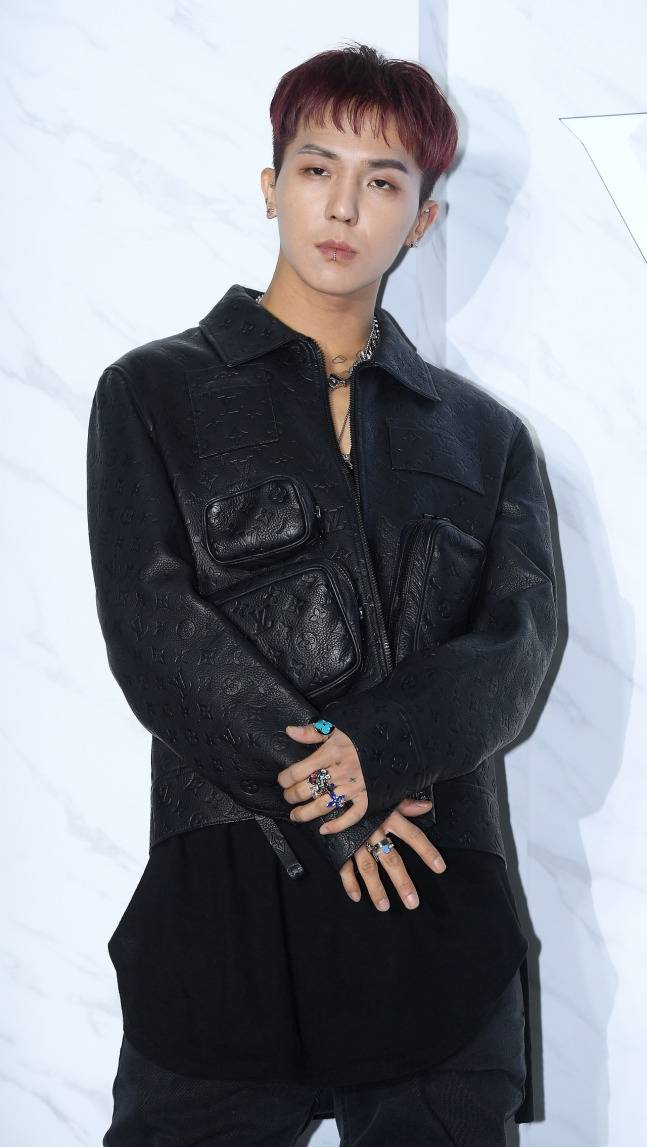 '부실 복무 의혹' 송민호, 병역법 위반 혐의로 검찰 송치