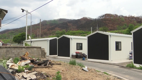 경북 휩쓴 대형 산불 두 달째…"마을 재건 본격 추진"