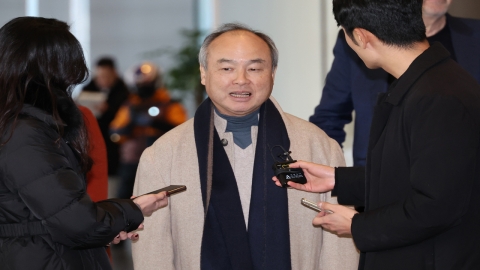 "손정의, 미·일 공동 국부펀드 추진...미국 재무장관과 논의"