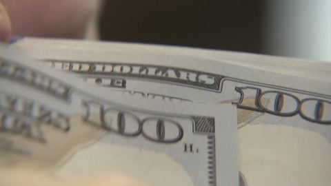  환율 1,369원 개장...7개월 만에 최저