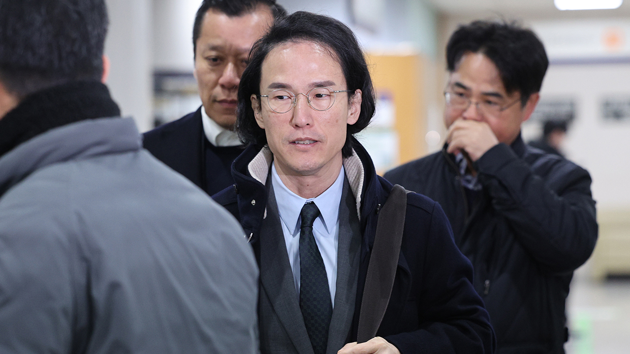 '200억대 횡령·배임' 조현범 징역 3년...법정 구속