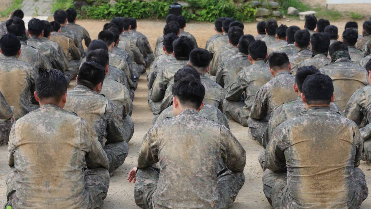 15개월 내내 일병?...진급 심사 강화에 병사·부모 '반발'