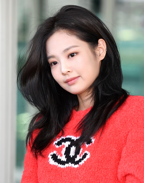 블랙핑크 제니, 서울대 의대에 1억 원 쾌척