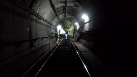  지하철 5호선 방화 용의자, 들것 실려 나오다 검거