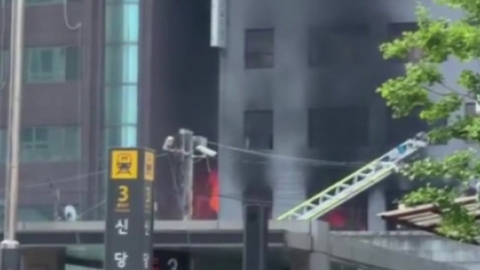 서울 신당동 봉제공장 화재…"1명 사망·1명 중상"