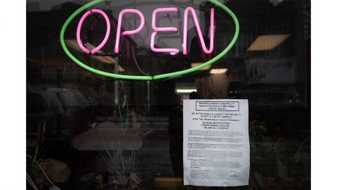 "트럼프 이민자 단속에 미국 식당들도 초비상...종업원 부족 우려"