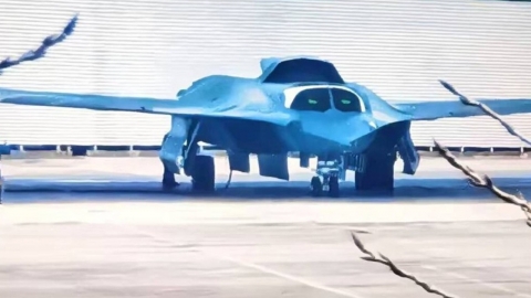 중국 6세대 전투기 정면 사진 유출..."장거리 스텔스 공격기"