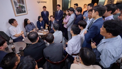 \'막간 차담회\'에서 "가성비 시계" 까지 [앵커리포트]