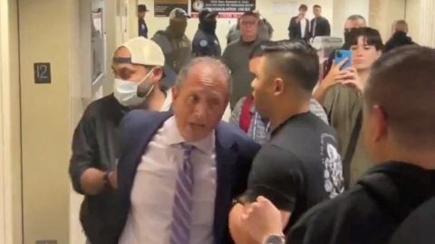 미 민주당 소속 뉴욕시장 후보, 이민 단속 문제 제기하다가 체포돼