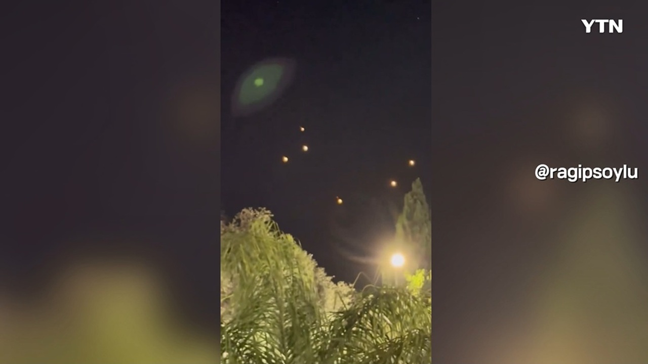 밤하늘 미사일 배경으로 웨딩 파티?...'이란-이스라엘' 관전하는 아랍의 달라진 현실