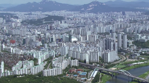  서울 아파트값 20주 연속 상승...6년 9개월 만에 최고 상승폭