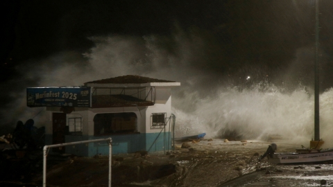 강력한 허리케인 멕시코 상륙...벽체 뜯기고 곳곳 침수 피해