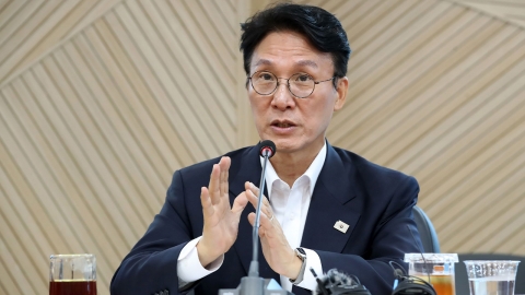 "김민석은 조국 판박이" 총공세…"묻지 마 헐뜯기" 엄호