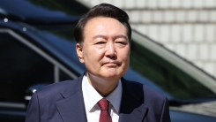 [속보] 윤 측 "특검, 출석 통보 없는 체포 영장 절차 위반"