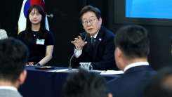 이 대통령 "당사자 이야기 듣고 싶다"...취임 뒤 첫 호남행