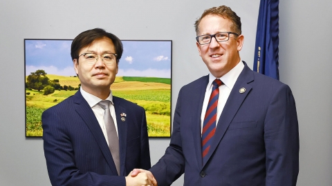 여한구, 미 부통령 통상특보 등 주요 인사 잇달아 면담..."상호 윈-윈해야"