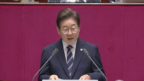 여당은 박수·야당은 침묵…김민석 '장외 공방전'
