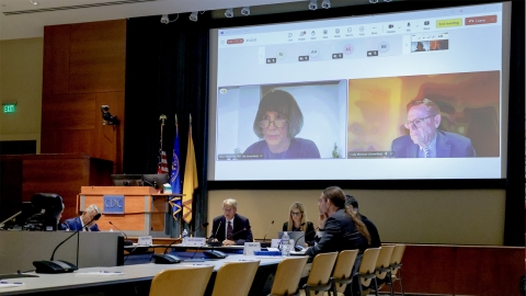 물갈이된 미 CDC 자문위, 영유아 RSV 백신 승인...의약계 안도