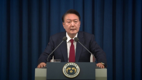 체포·구속·이어 첫 특검 출석…릴레이 조사 시작되나