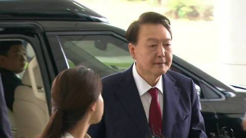  윤석열 전 대통령 특검 출석...묵묵부답