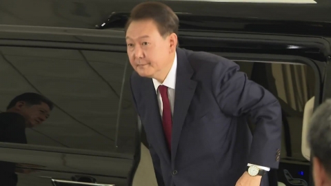  윤석열 전 대통령 내란 특검 전격 출석...곧 조사
