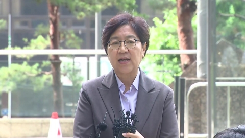 정은경 후보자 첫 출근…의료계 환영, 과제는 산적
