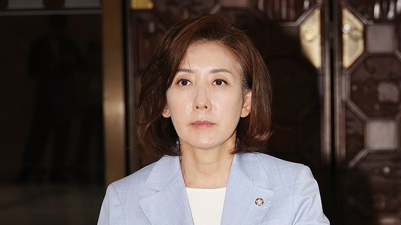 나경원 "에어컨도 안 나오는데 바캉스?"…김병기 "무조건 죄송"