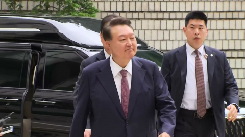 내란 재판으로 이어진 \'특검 vs 윤\' 신경전…사건 이첩 공방