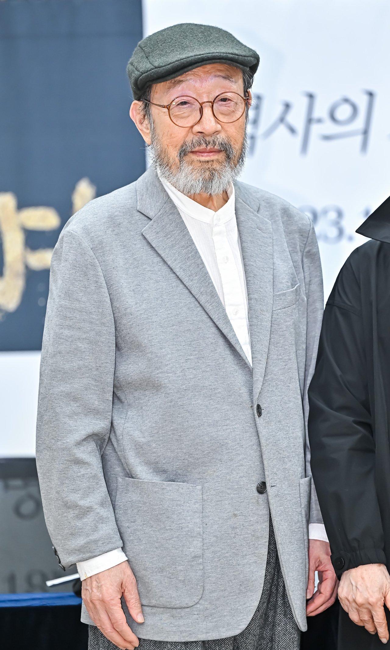 신구, 아내상 발인 당일 무대 복귀…"평생 관객과의 약속 소중"