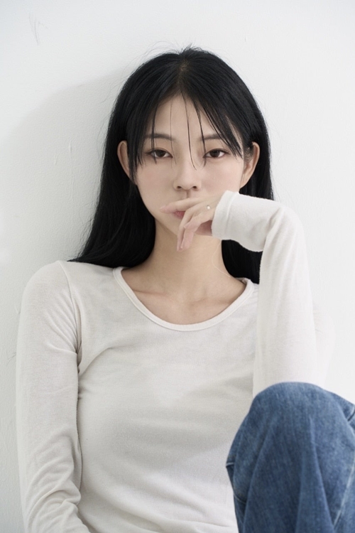 '카리나 닮은꼴' 신상임, 영화 '아모르 파티' 주인공 확정