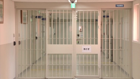 재구속 윤석열, 에어컨 없는 독방에…경호 일체 중단