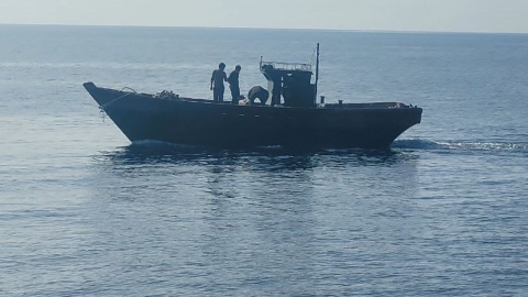 "표류 북 주민 태운 목선, 북한 해안에 무사 도착"