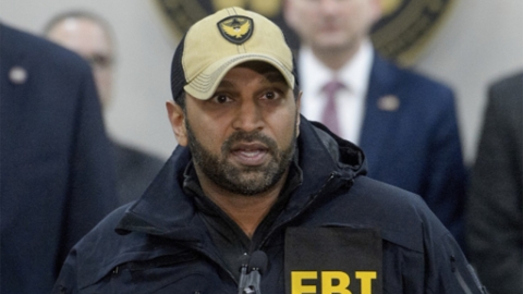 FBI, 직원들 거짓말 탐지기 조사..."국장 뒷담화 했나"