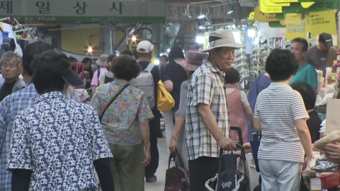 무더위에도 활기 띤 재래시장…손님으로 '북적'