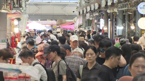 무더위에도 활기 띤 재래시장…손님으로 \'북적\'