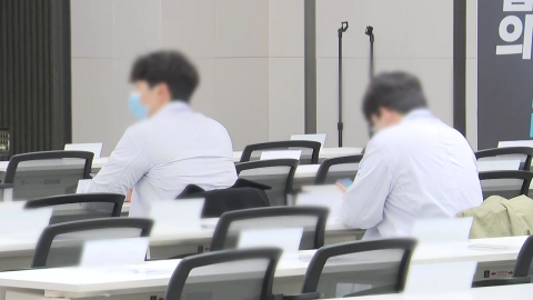 의대생은 복귀선언, 전공의는?…\'특혜\' 논란은 고심