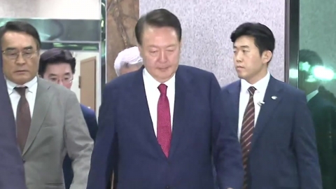 윤, 재구속 뒤 두 번째 특검 소환도 '불응'...강제구인 수순
