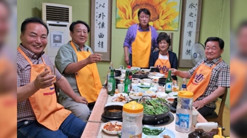 \'오송 참사\' 경건히 추모하자더니…김영환, 시의원들과 술자리 논란