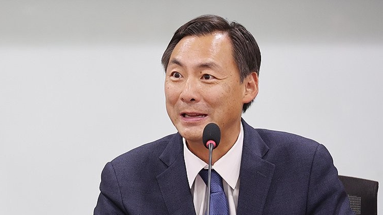 경찰 '李 대통령 청소년 시절 범죄 연루' 주장 모스 탄 수사 착수